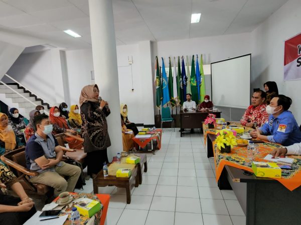 Menerima Aspirasi Guru Non Sertifikasi se-Kota Bengkulu di Kantor Perwakilan DPD RI Provinsi Bengkulu pada Kamis (10/03/22)