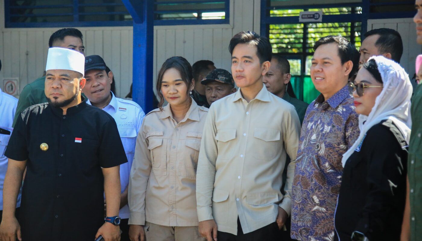 Wapres Gibran dan Ketua DPD RI Sultan Najamudin Tinjau Program Makan Bergizi Gratis
